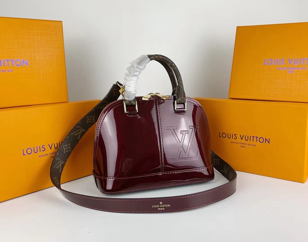 ルイヴィトンバッグ正面デザイン